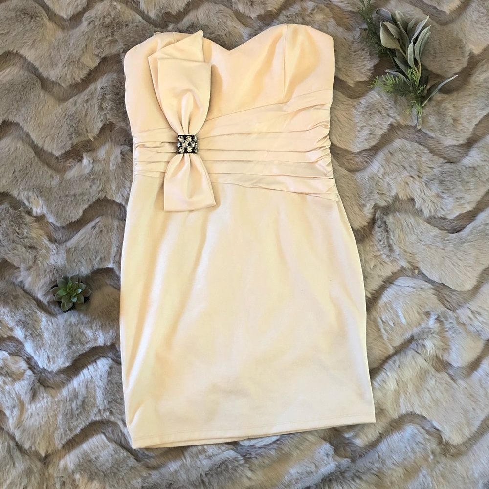 🔴 Cream Strapless Cocktail, Club Dress Sze L